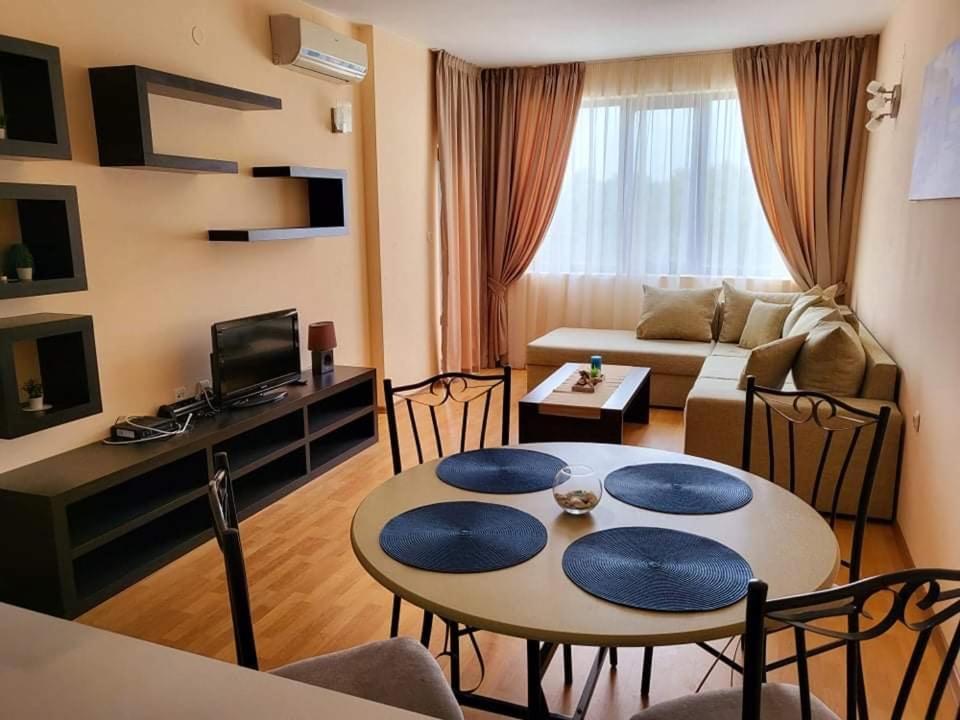 Dilov Apartments In Yalta גולדן סנדס מראה חיצוני תמונה