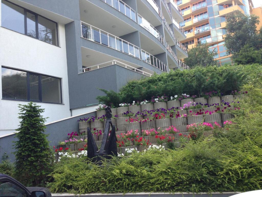 Dilov Apartments In Yalta גולדן סנדס מראה חיצוני תמונה